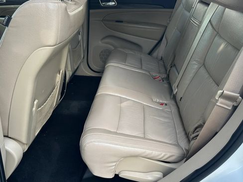 Used 2014 Jeep Grand Cherokee Laredo AWD/4WD image 11