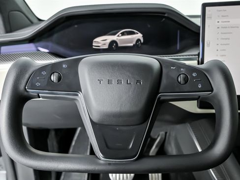 Used 2023 Tesla Model X Plaid image 27