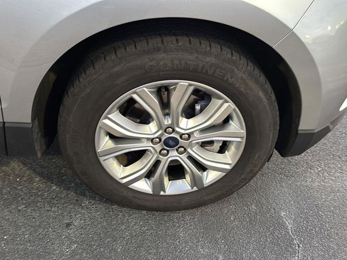 Used 2022 Ford Edge Titanium image 33