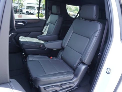 New 2026 GMC Yukon XL Denali w/ Denali Reserve Package AWD/4WD image 10