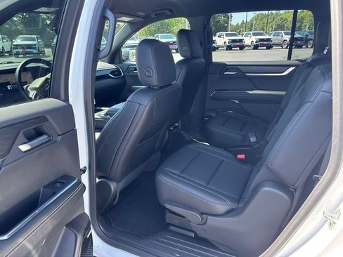 Used 2026 GMC Acadia Elevation w/ Elevation Premium Package FWD image 19
