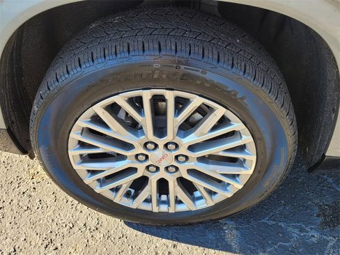 Used 2024 GMC Acadia Denali image 18