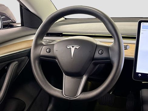 Used 2023 Tesla Model 3 Standard Range RWD image 17