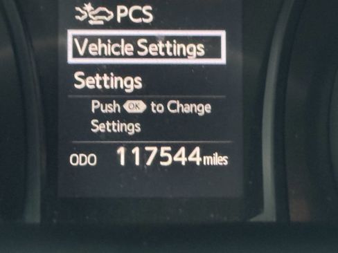 Used 2018 Toyota Camry FWD image 33