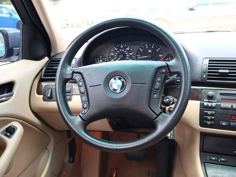 Used 2002 BMW 325i Sedan RWD image 14