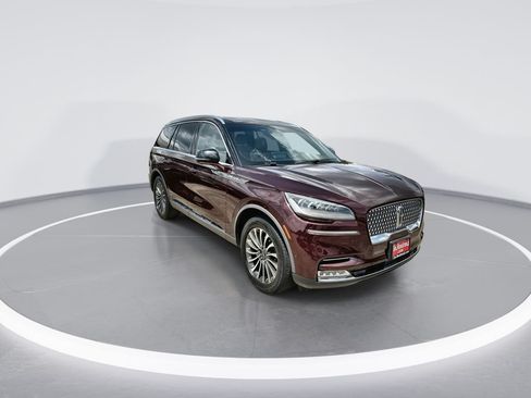 Used 2020 Lincoln Aviator Reserve w/ Equipment Group 201A AWD/4WD image 2