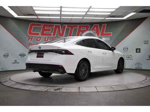 New 2026 Nissan Sentra SV w/ Floor Mat Package image 5