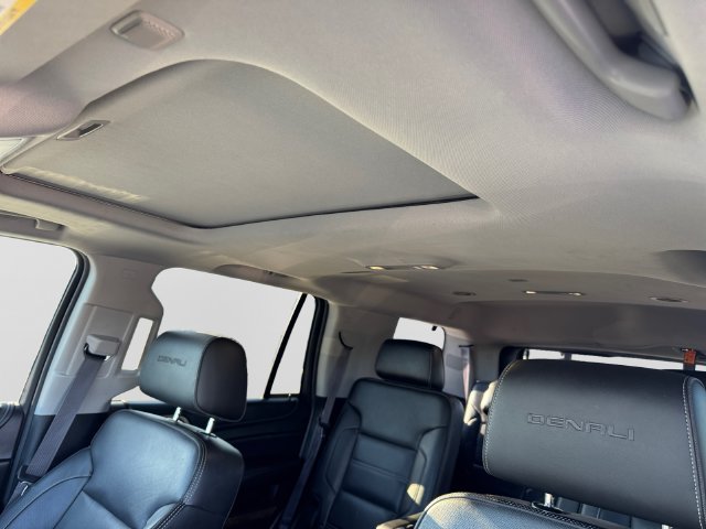 Used 2016 GMC Yukon Denali RWD image 12