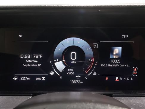 Certified 2025 GMC Terrain Elevation w/ Black Edition AWD/4WD image 11