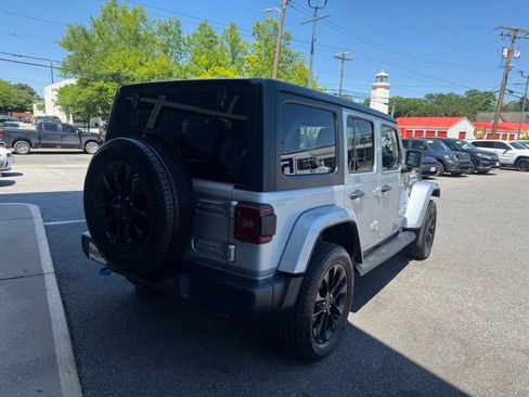 Used 2023 Jeep Wrangler Unlimited Sahara w/ Cold Weather Group AWD/4WD image 22