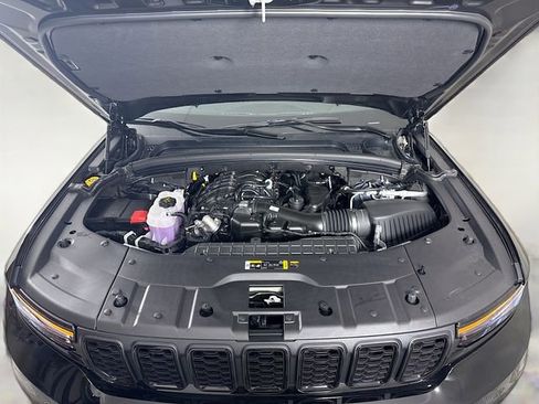 New 2025 Jeep Grand Cherokee L Altitude AWD/4WD image 31