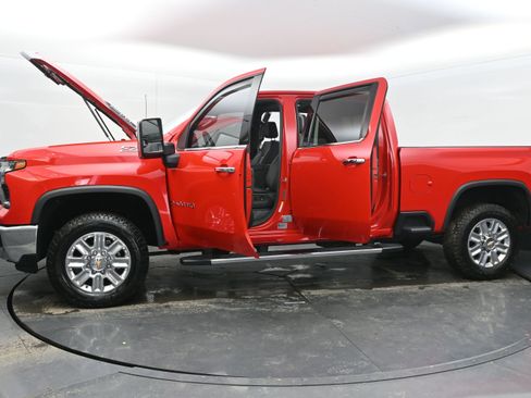 Used 2024 Chevrolet Silverado 2500 LTZ w/ LTZ Plus Package image 41