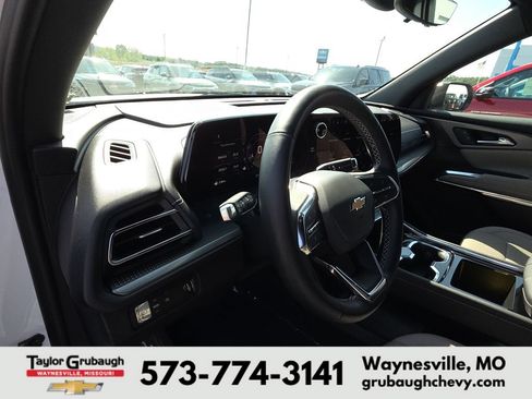 Used 2026 Chevrolet Traverse LT w/ Driver Confidence Package FWD image 14