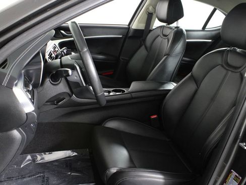 Used 2023 Genesis G70 2.0T RWD image 18
