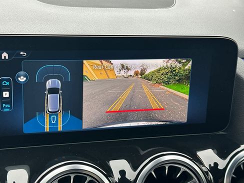 Certified 2026 Mercedes-Benz GLA 250 4MATIC image 18