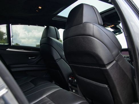 Used 2013 BMW M5 RWD image 28
