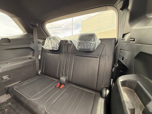 Used 2024 Volkswagen Tiguan SE R-Line FWD image 22