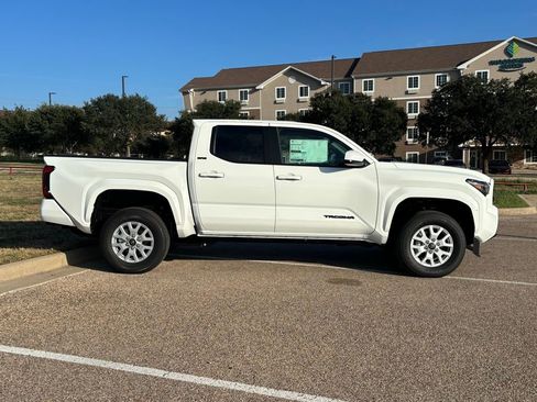 New 2026 Toyota Tacoma SR5 image 5