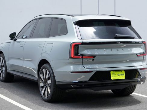 Used 2025 Volvo EX90 Ultra AWD/4WD image 49