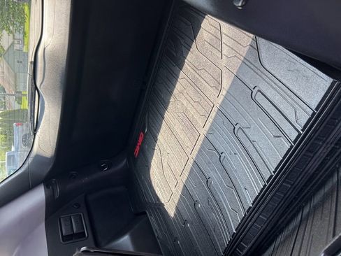 Used 2022 GMC Terrain SLE w/ Driver Convenience Package FWD image 50