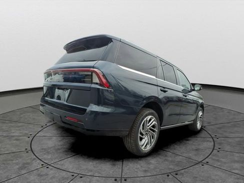 New 2026 Lincoln Navigator Reserve AWD/4WD image 3