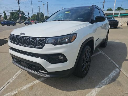 Certified 2026 Jeep Compass Limited AWD/4WD image 10