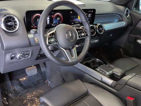 Used 2022 Mercedes-Benz GLB 250 image 10