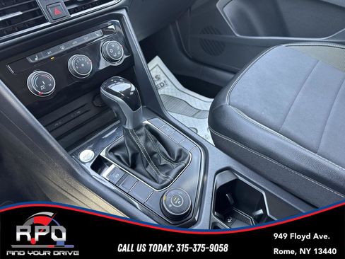 Used 2023 Volkswagen Taos SE w/ Black Wheel Package AWD/4WD image 23