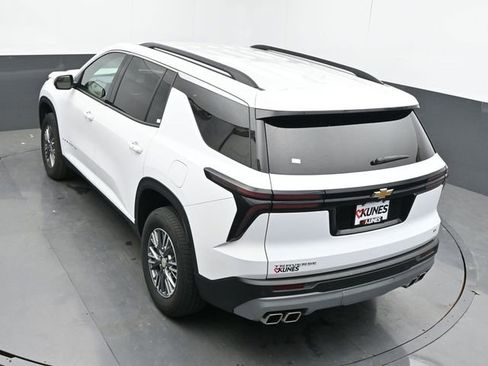 Used 2024 Chevrolet Traverse LT FWD image 42
