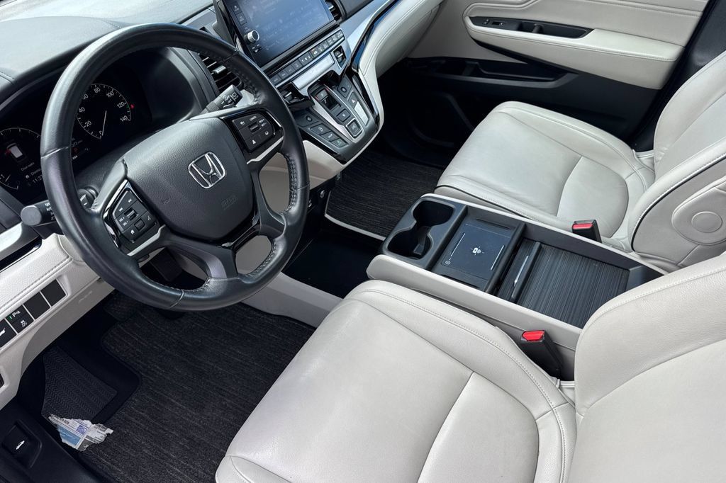 Certified 2025 Honda Odyssey Touring image 12