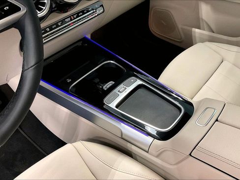 New 2026 Mercedes-Benz GLB 250 image 7