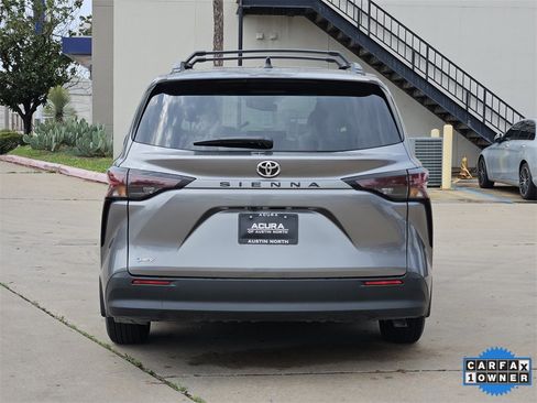 Used 2026 Toyota Sienna LE image 7
