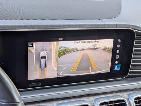 Used 2022 Mercedes-Benz GLS 450 4MATIC w/ AMG Line Exterior image 22