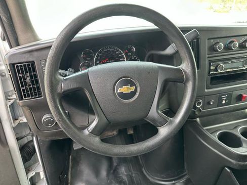 Used 2015 Chevrolet Express 2500 image 22