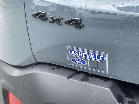 Used 2018 Jeep Renegade Altitude w/ UConnect 8.4 Nav Group AWD/4WD image 11