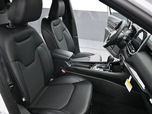 New 2026 Jeep Compass Latitude image 25