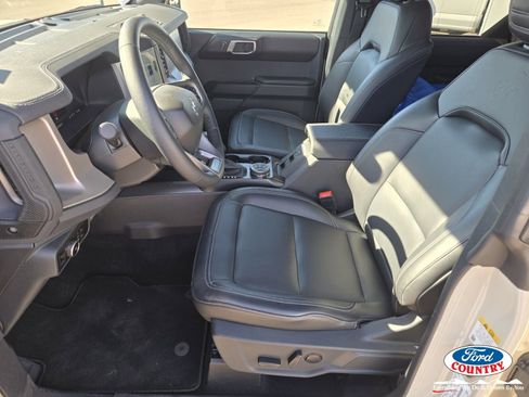 New 2025 Ford Bronco Outer Banks w/ Sasquatch Package image 6