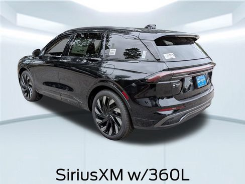 New 2025 Lincoln Nautilus Reserve image 4