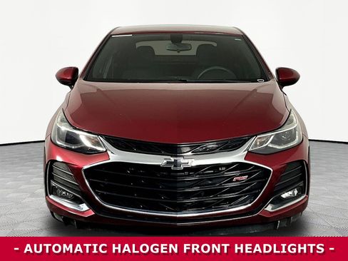 Used 2019 Chevrolet Cruze LT w/ Convenience Package FWD image 2