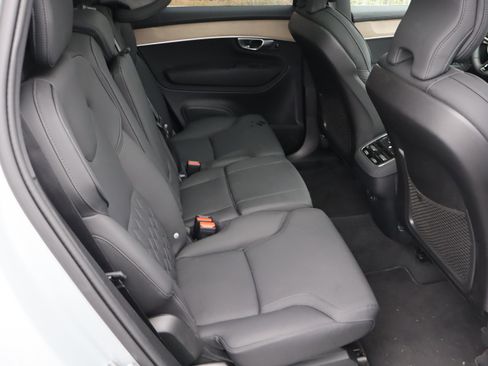 Certified 2025 Volvo XC90 B6 Plus image 35