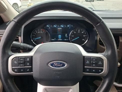 Used 2023 Ford Expedition Limited image 20
