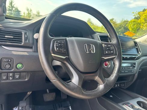 Used 2024 Honda Ridgeline Sport image 18
