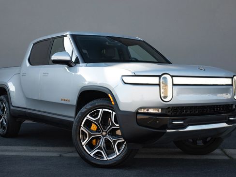 Used 2022 Rivian R1T Launch Edition image 6