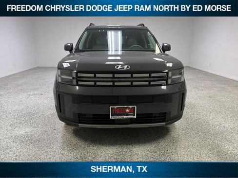 Used 2026 Hyundai Santa Fe SEL FWD image 2