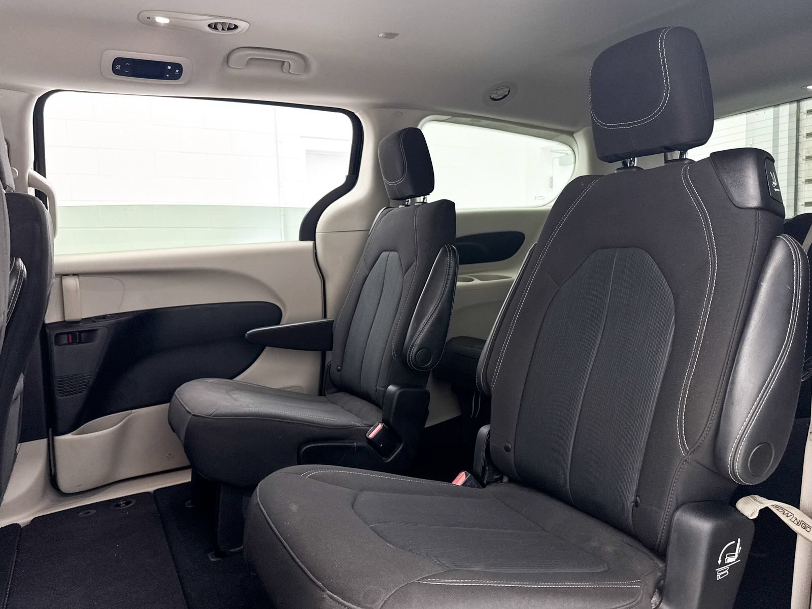 Used 2023 Chrysler Voyager LX FWD image 28