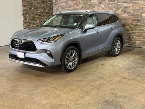 Used 2021 Toyota Highlander Platinum AWD/4WD image 5