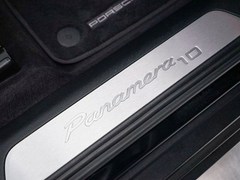 Used 2020 Porsche Panamera image 20