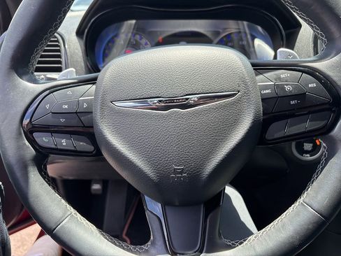 Used 2019 Chrysler 300 S RWD image 7