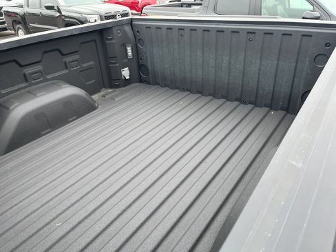 Used 2022 Chevrolet Silverado 1500 High Country w/ Technology Package AWD/4WD image 10