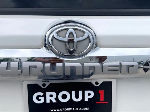 Used 2018 Toyota 4Runner Limited AWD/4WD image 31